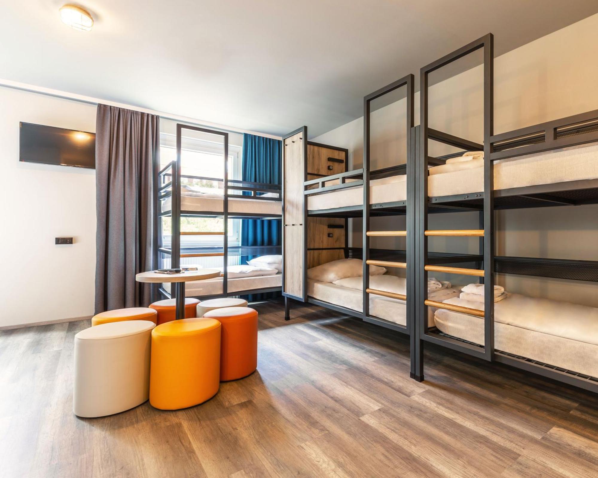 Bed 8-Bed Dormitory Room